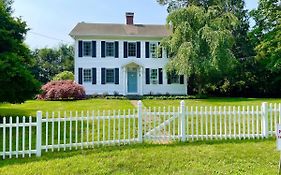 1860'S Colonial House Near Downtown And Beaches!